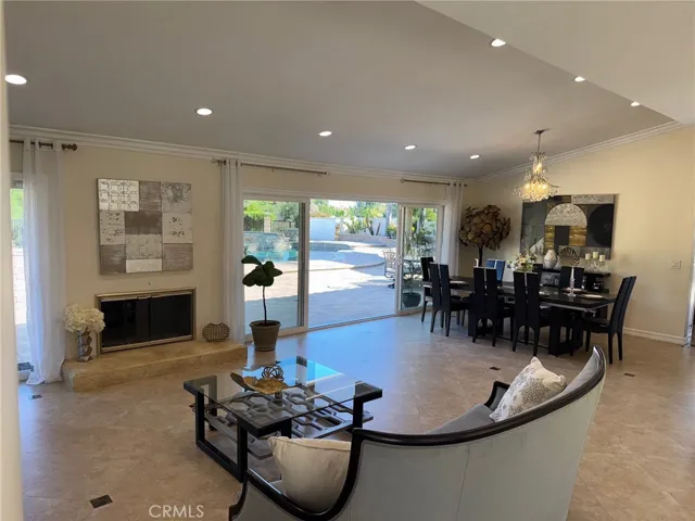 10565 Lubao, Chatsworth, California 91311