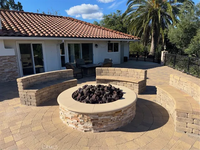 10565 Lubao, Chatsworth, California 91311