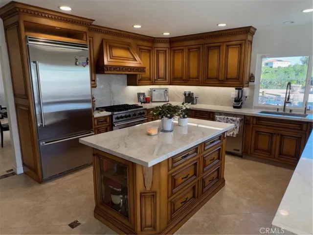 10565 Lubao, Chatsworth, California 91311