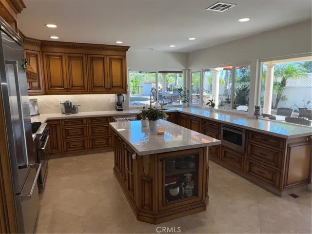10565 Lubao, Chatsworth, California 91311