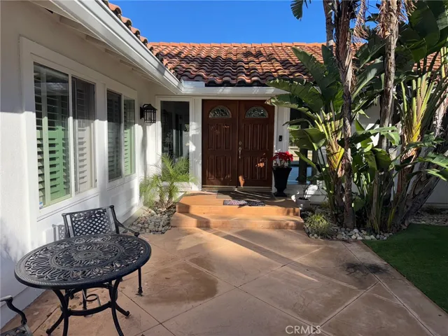 10565 Lubao, Chatsworth, California 91311