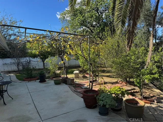 10565 Lubao, Chatsworth, California 91311