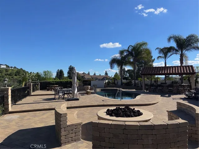 10565 Lubao, Chatsworth, California 91311