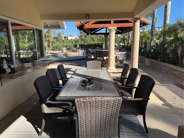 10565 Lubao, Chatsworth, California 91311