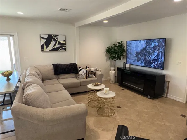 10565 Lubao, Chatsworth, California 91311