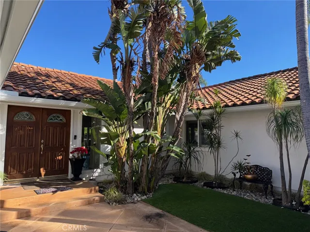 10565 Lubao, Chatsworth, California 91311