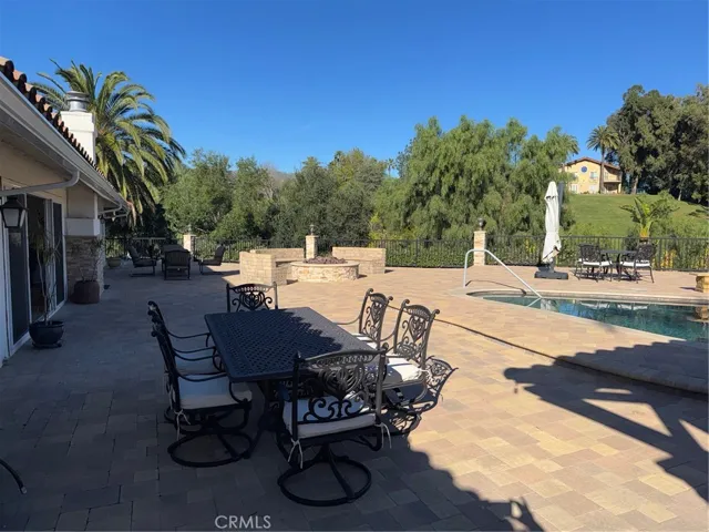 10565 Lubao, Chatsworth, California 91311