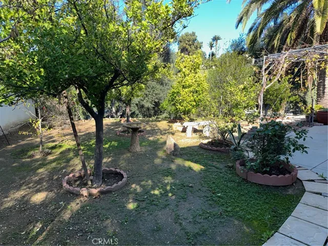10565 Lubao, Chatsworth, California 91311