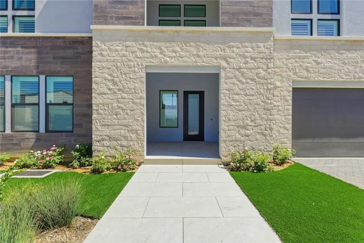 22801 Seaqua Circle, Chatsworth, California 91311