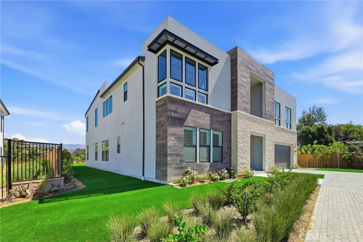 22801 Seaqua Circle, Chatsworth, California 91311