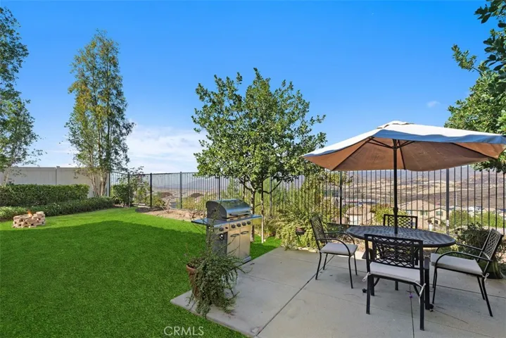 gorgeous view yard (grass digitally altered)