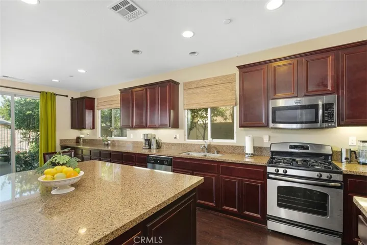 granite kitchen