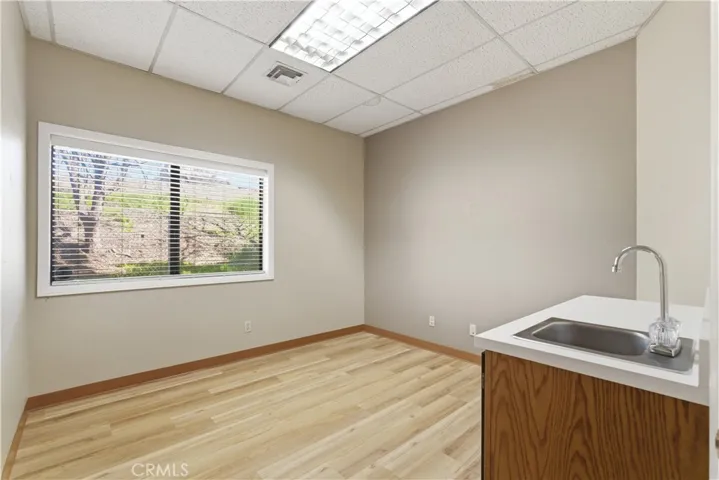 Middle Back Room #4, with sink and cabinets