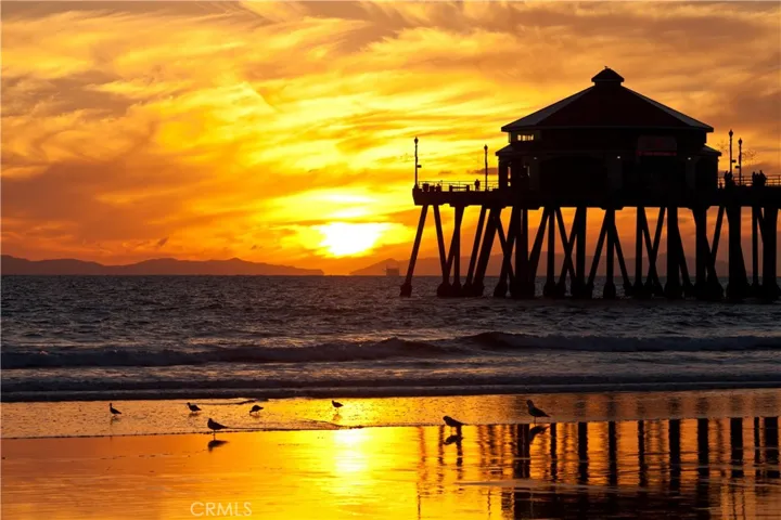 19135 Beachcrest, Huntington Beach, California 92646