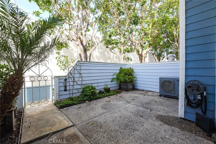 19135 Beachcrest, Huntington Beach, California 92646