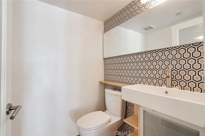 19135 Beachcrest, Huntington Beach, California 92646