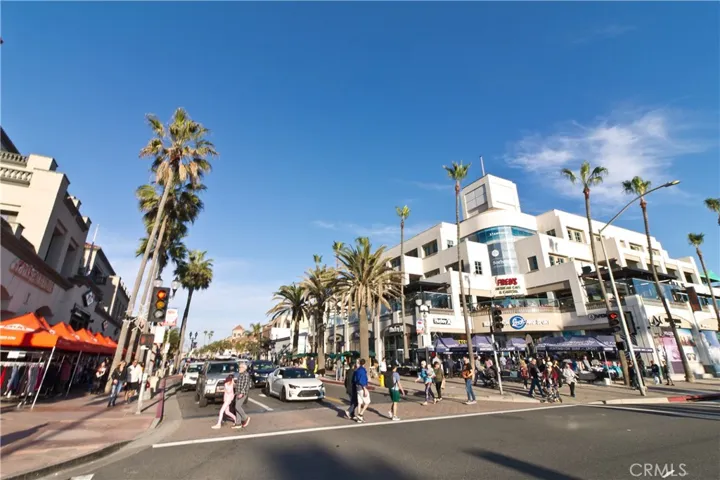 19135 Beachcrest, Huntington Beach, California 92646