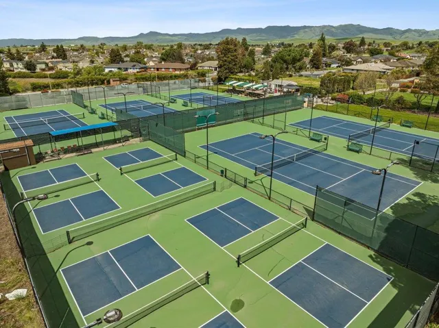 Community Tennis Courts