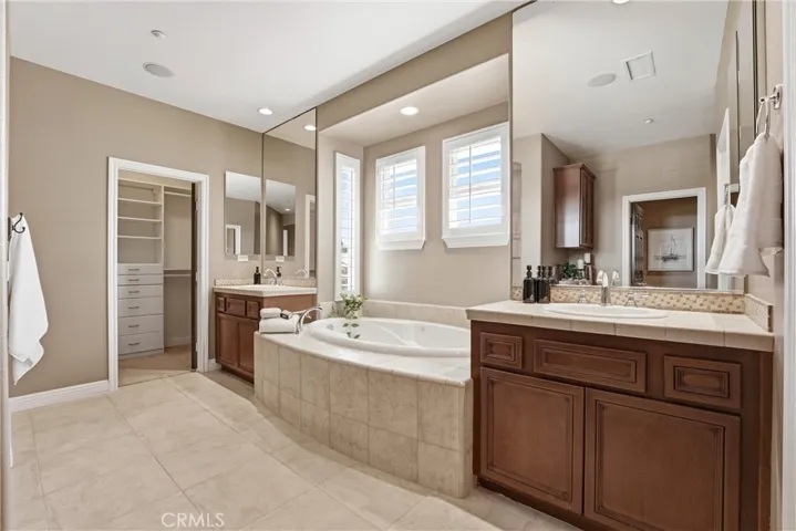 Another view of the primary bath