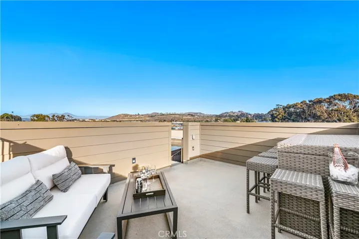 Ocean view roof-top deck, 3 of 3 distinct outdoor areas.