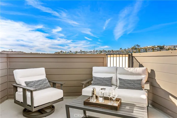 Ocean view roof-top deck, 3 of 3 distinct outdoor areas.