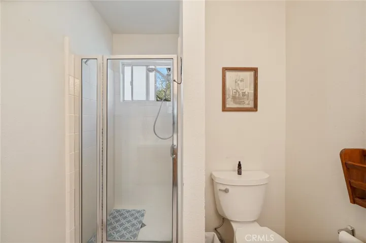 Main Bedroom en suit bathroom