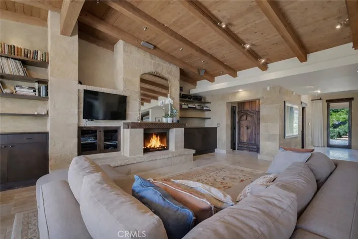 Living Room Re-imagined &​​‌​​​​‌​​‌‌​​‌​​​‌‌​​​‌​​‌‌​​‌‌​​‌‌​​​​ digitally