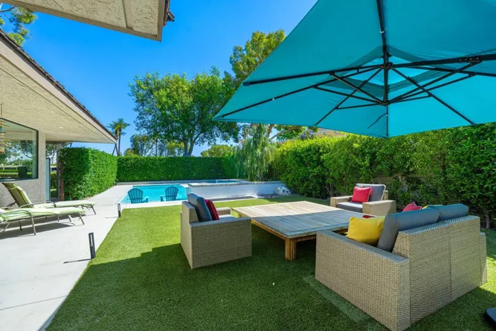 Pool & Seating Area