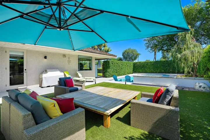 Pool & Seating Area