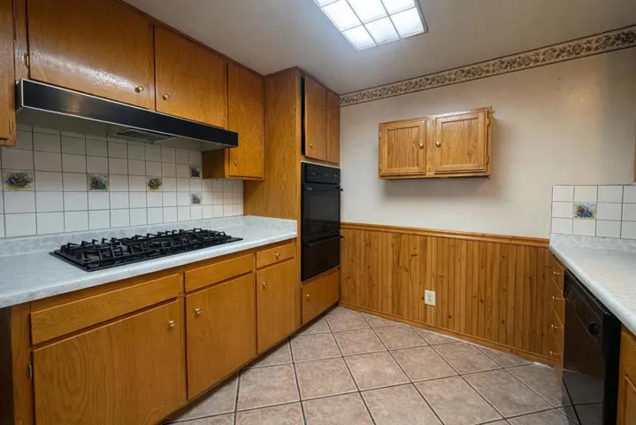 39FBF593-F739-4B51-980A-C610AC31E634