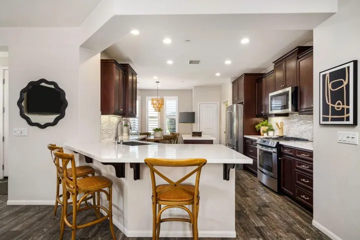 16-web-or-mls-AMLongmeadow_OPMG_0326_016