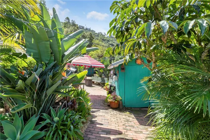 Canyon Views in a well thought out backyard taking advantage of the 5,966 lot.