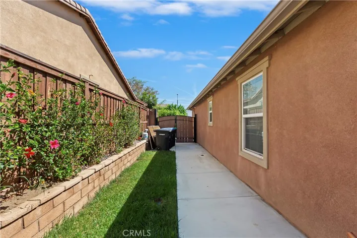 852 Yukon, San Jacinto, California 92582