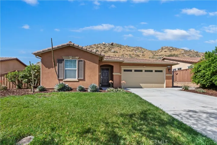 852 Yukon, San Jacinto, California 92582
