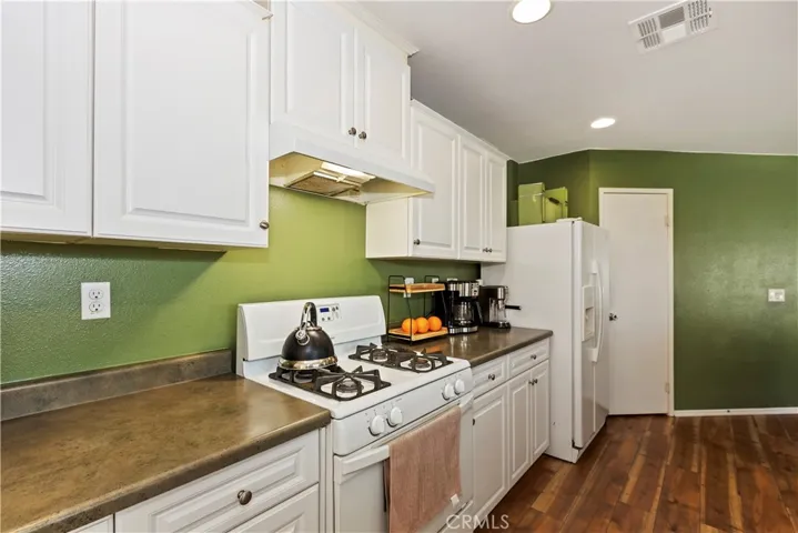 852 Yukon, San Jacinto, California 92582