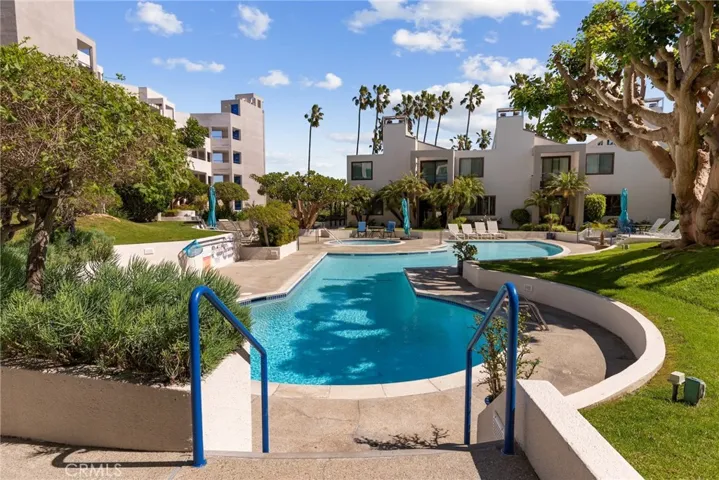 510 The Village 203, Redondo Beach, California 90277