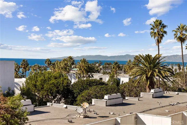 510 The Village 203, Redondo Beach, California 90277