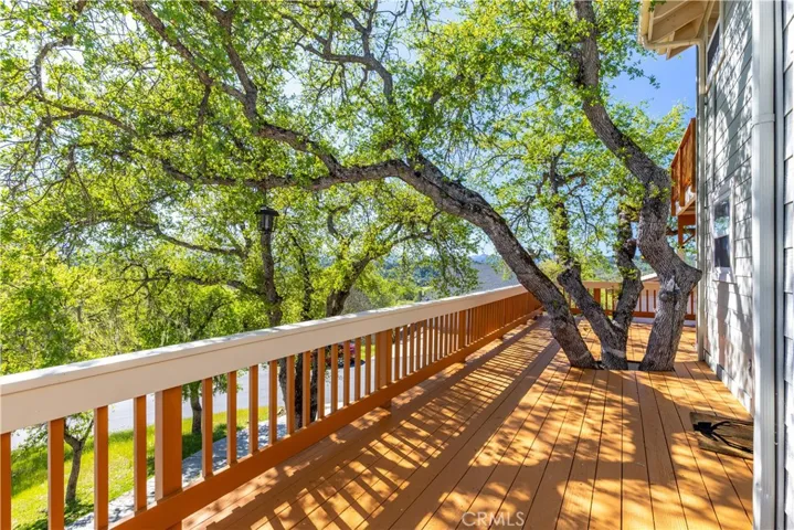 1st deck to front door