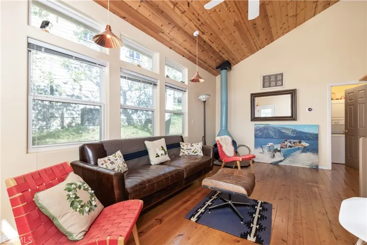 living room on 2nd level