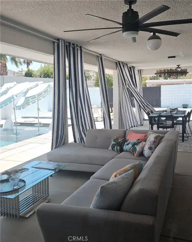 Outdoor Lounge