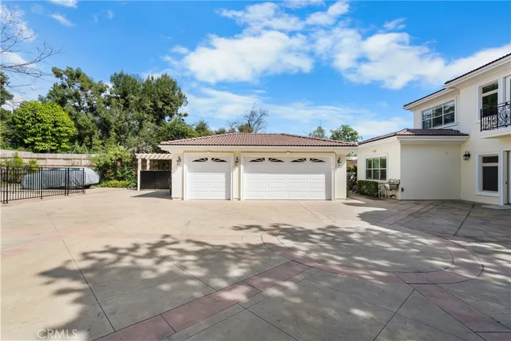 detached garage
