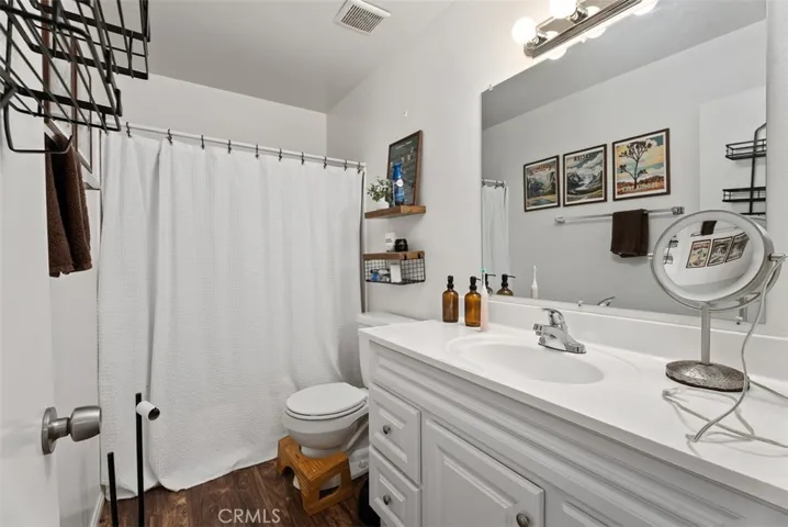 UNIT B- 2 Bedrooms 2 baths laundry and attached 2 car garage.