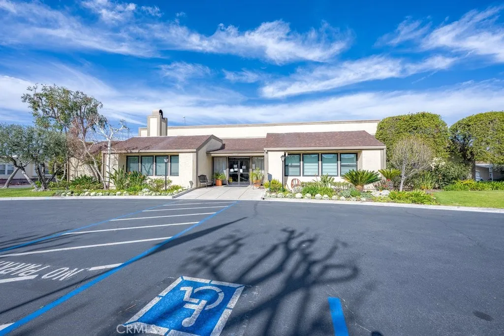 The Club House is huge with a library, workout room, billiards room and a huge multipurpose room and kitchen!
Check out the pool area!