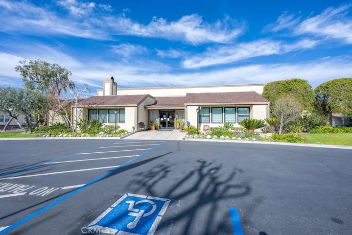 The Club House is huge with a library, workout room, billiards room and a huge multipurpose room and kitchen!
Check out the pool area!