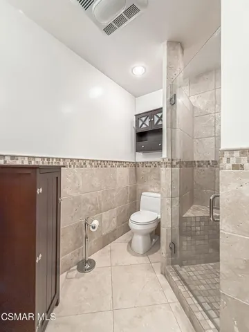 ePrimary Bedroom Suite8