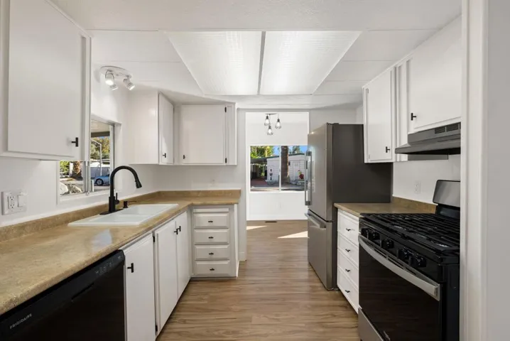 21-web-or-mls-FMViaValverde_OPMG_1225_02