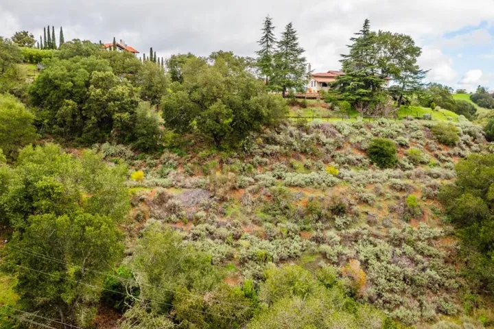 27388 Sherlock Court, Los Altos, California 94022 — photo 4
