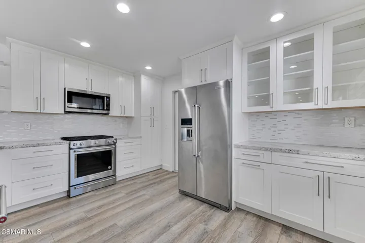 2579 Lakewood Pl  -  HsHProd-16