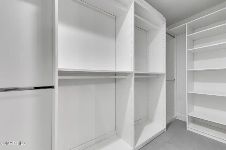 2579 Lakewood Pl  -  HsHProd-31