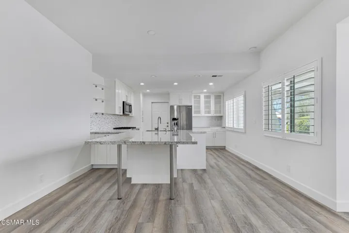 2579 Lakewood Pl  -  HsHProd-11